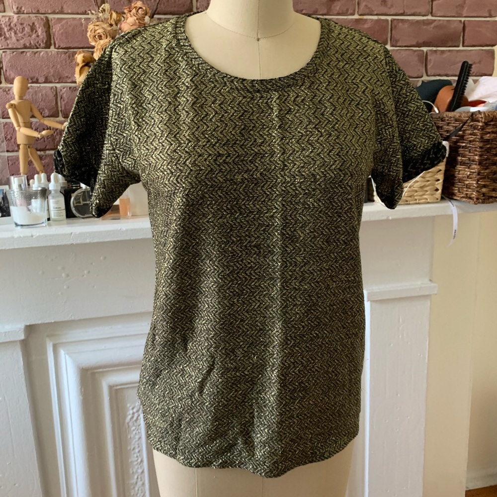 Mago gold black top